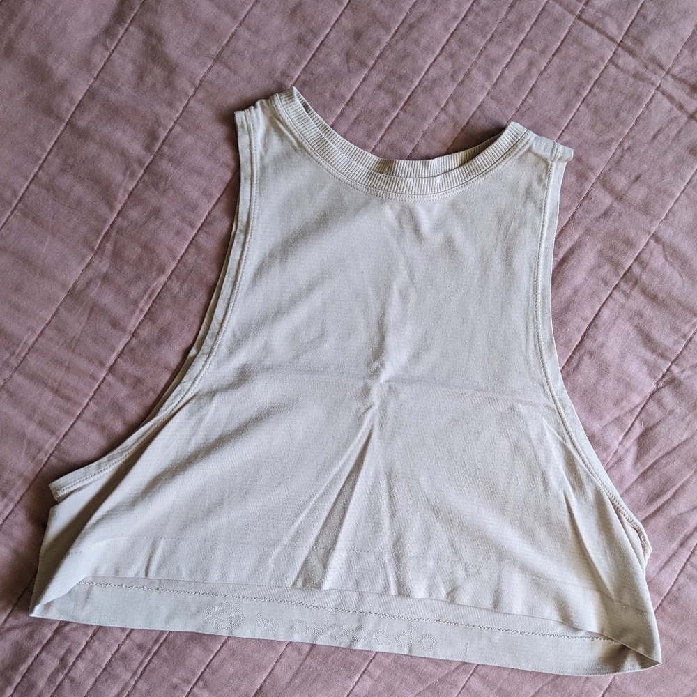 Avocado baby pink cropped tank